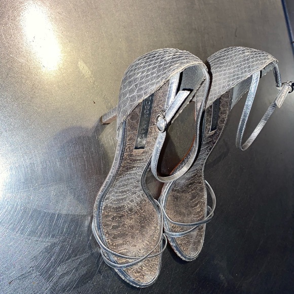 Well loved high heel bcbgmaxazria sz 10 silver - Picture 2 of 8